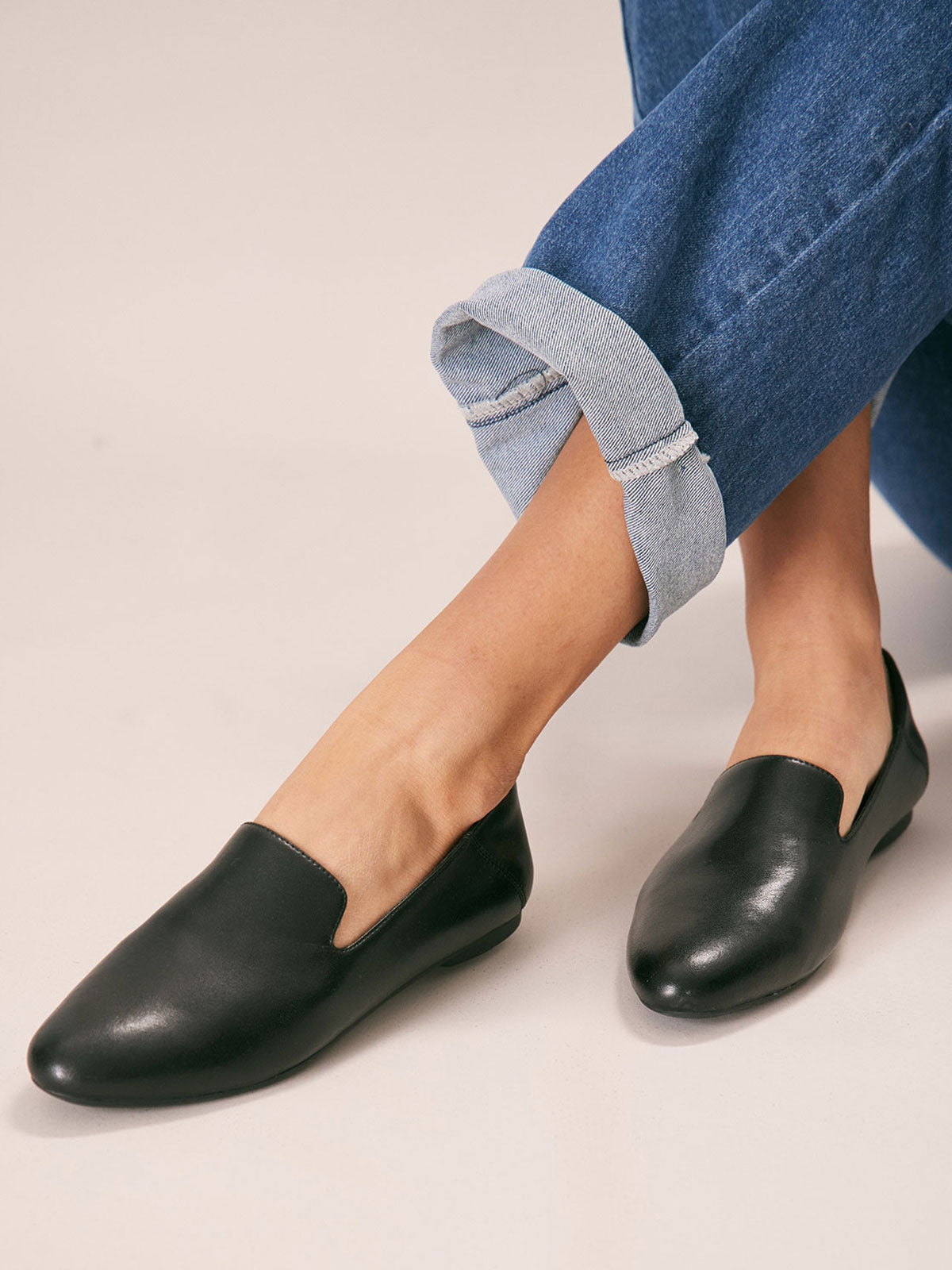 Black lamb-pattern microfiber convertible loafer shoes. Flats - ENFIIS